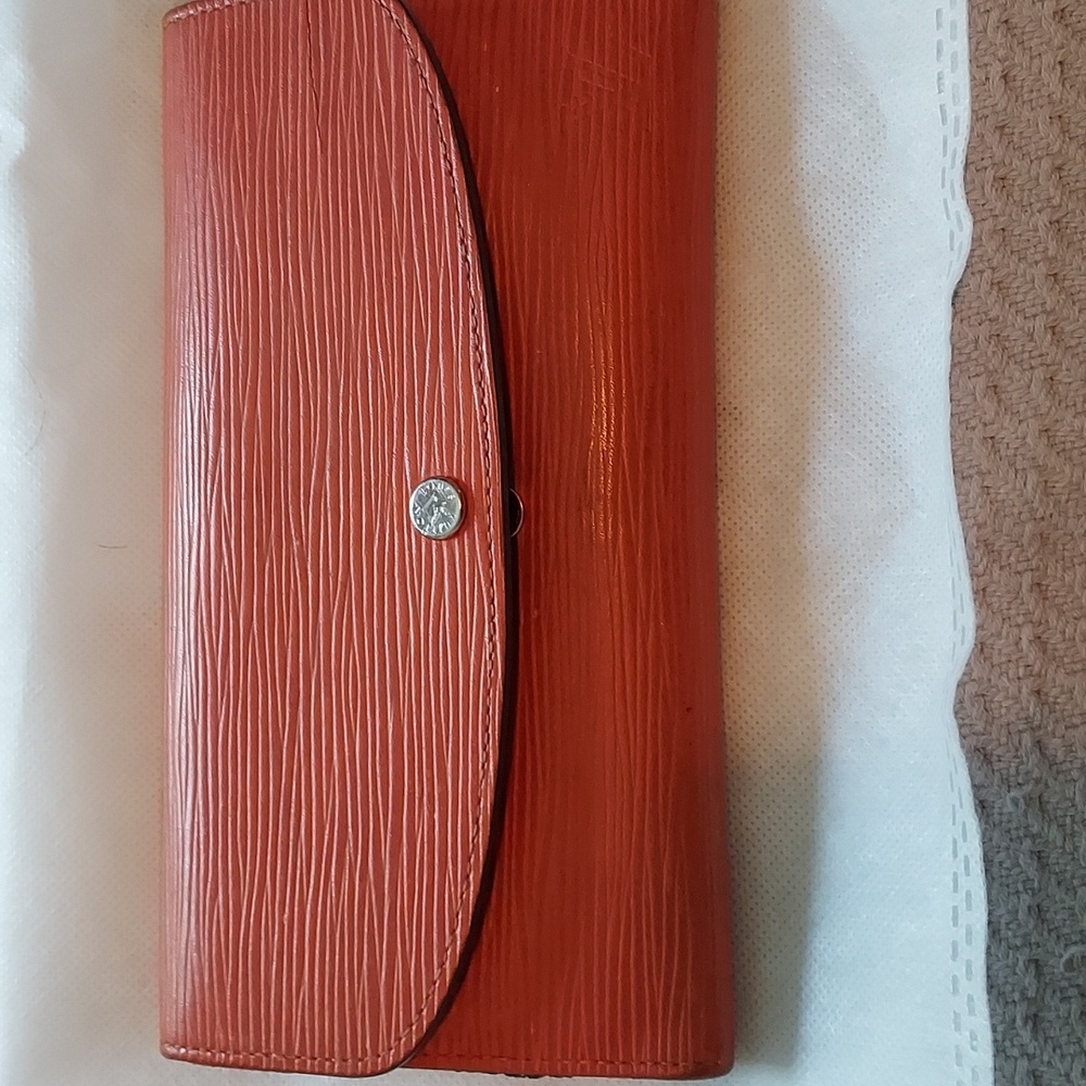 Louis vuitton epi sarah wallet
